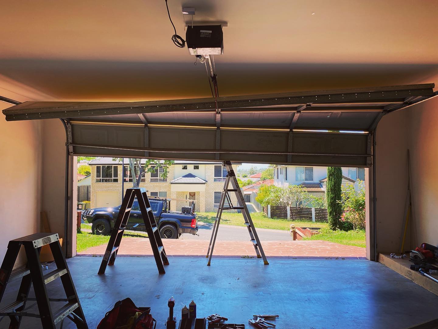 Common Garage Door Problems in Cape Town Homes